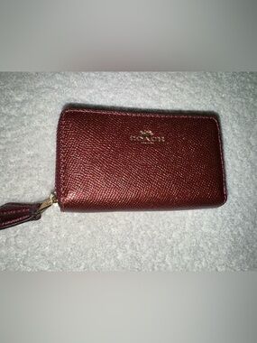 COACH Metallic Burgundy Zip Card Holder Mini Wallet with Gold Logo NWOT